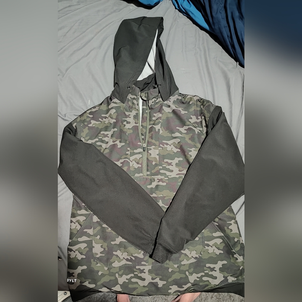 Bylt elevate drop cut windbreaker
